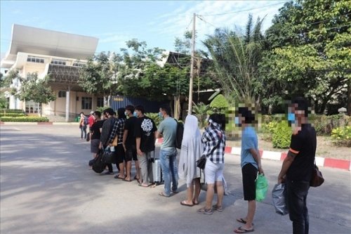 lua-tuyen-viec-roi-ban-cho-cac-diem-danh-bac-o-campuchia-1.jpg