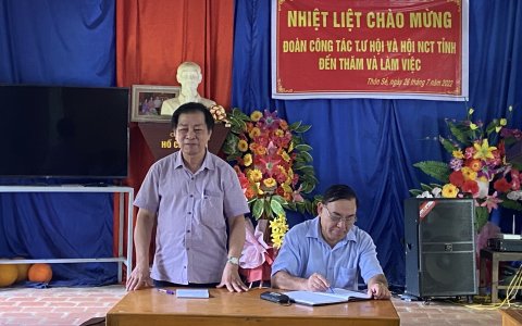 Hội người Cao tuổi Tỉnh Thanh Hóa thăm và làm việc với Hội NCT  xã Cẩm Bình, huyện Cẩm Thủy.