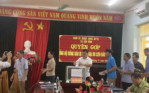 UBMTTQ XÃ CẨM BÌNH TỔ CHỨC VẬN ĐỘNG QUÊN GÓP ỦNG HỘ LŨ LỤT MIỀN BẮC
